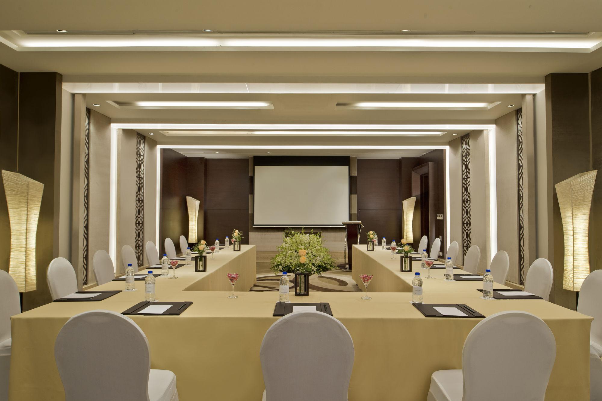 Country Inn & Suites By Radisson, Bengaluru Hebbal Road מראה חיצוני תמונה