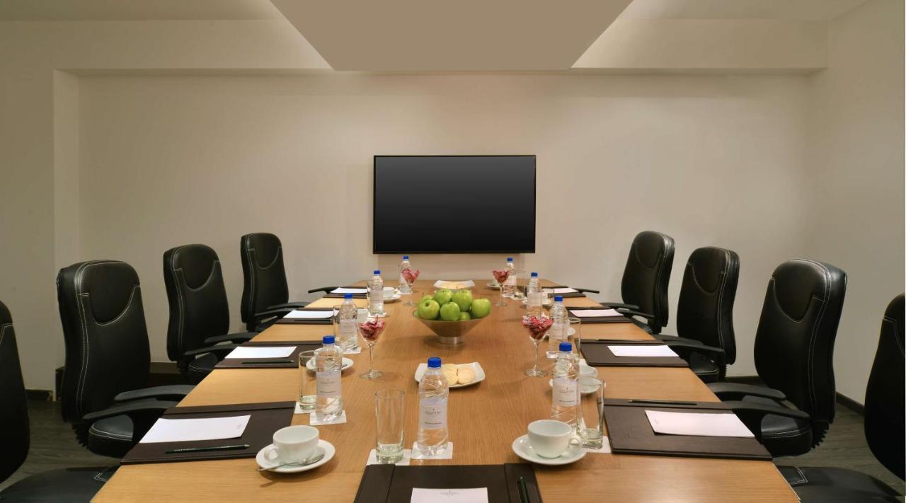 Country Inn & Suites By Radisson, Bengaluru Hebbal Road מראה חיצוני תמונה