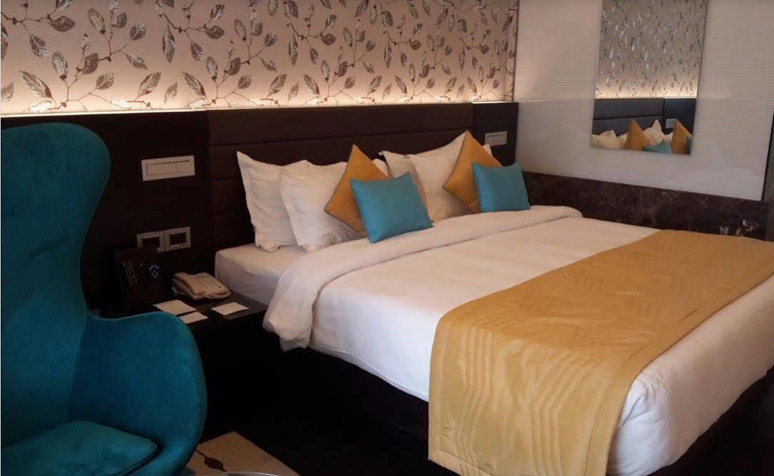 Country Inn & Suites By Radisson, Bengaluru Hebbal Road מראה חיצוני תמונה
